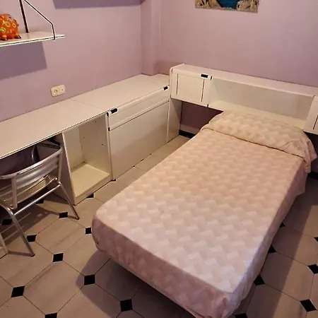 Apartamentos Casa May 1- Centro Benidorm-Solo Mayores De 30 Anos Y Familias-2