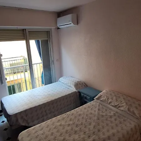 Apartamentos Casa May 1- Centro Benidorm-Solo Mayores De 30 Anos Y Familias-3