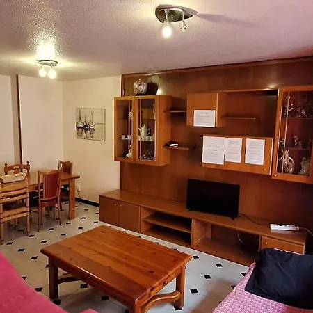 Apartamentos Casa May 1- Centro Benidorm-Solo Mayores De 30 Anos Y Familias-2