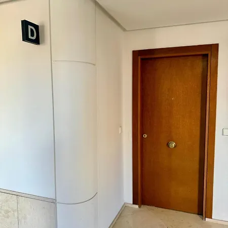 Apartamento Santa Margarita, primera línea de playa con piscina-2