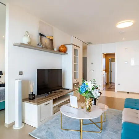 Skypartment Intempo By Vireta Suites-2