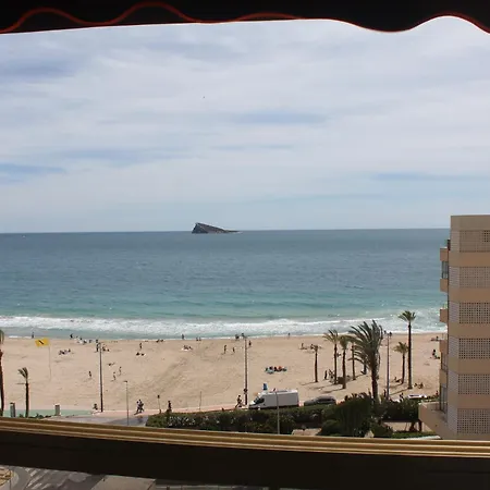 Apartamento ensueño 1a linea playa poniente 6 PAX parking wifi y AC-3