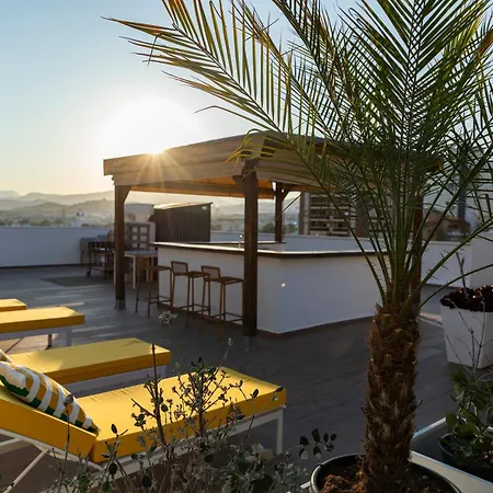 Atico Con Enorme Terraza Y Chill Out Particular-2