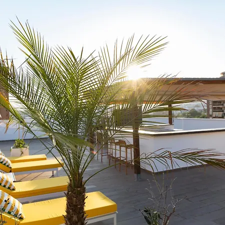 Atico Con Enorme Terraza Y Chill Out Particular-3