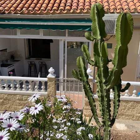 La Siesta-2
