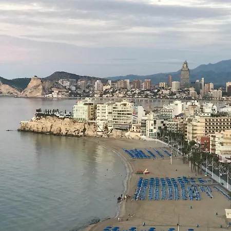 Benidorm 1ª línea playa Levante, garage, wifi, climatización-3