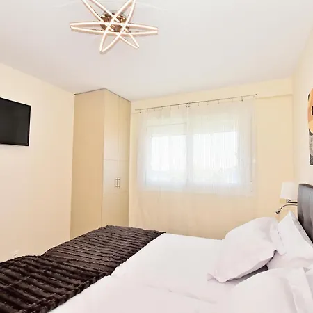 Gr Luxury Apartment First Line Beach-2