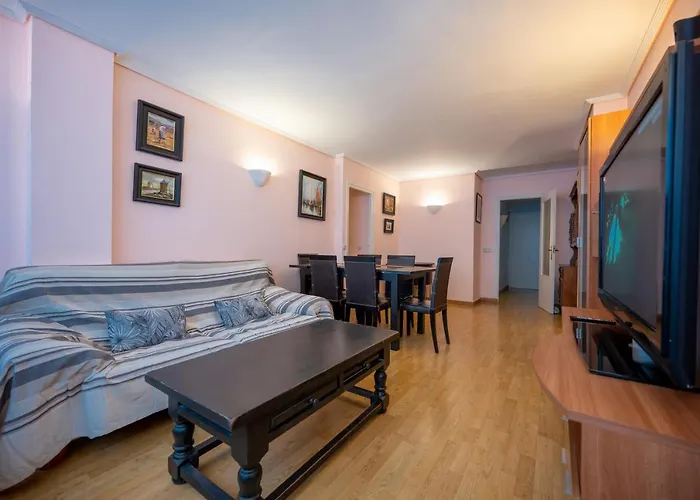 Beautiful Parque Loix 4 Bedroom Apartment Shared Pool, Tennis Court Benidorm