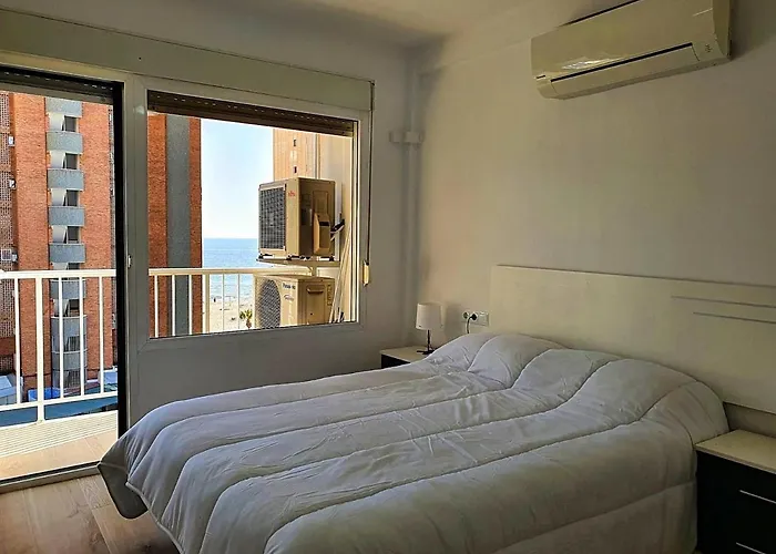 First Line With 3 Bedrooms And Seaviews