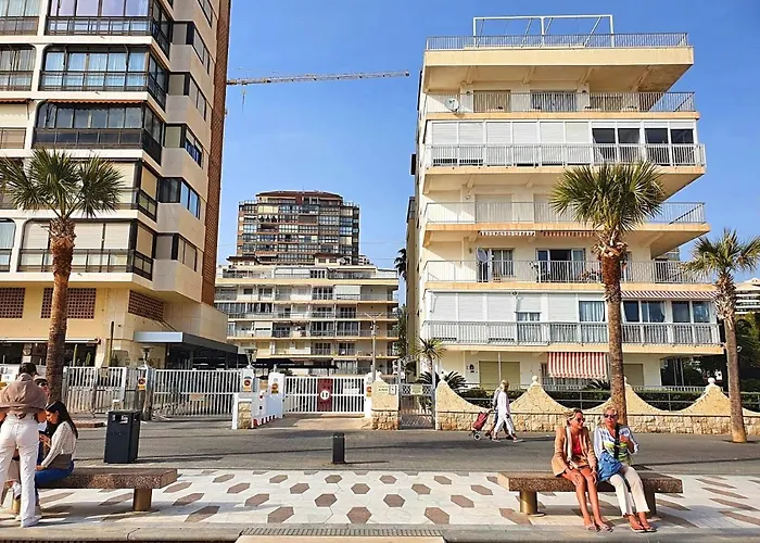 First Line With 3 Bedrooms And Seaviews