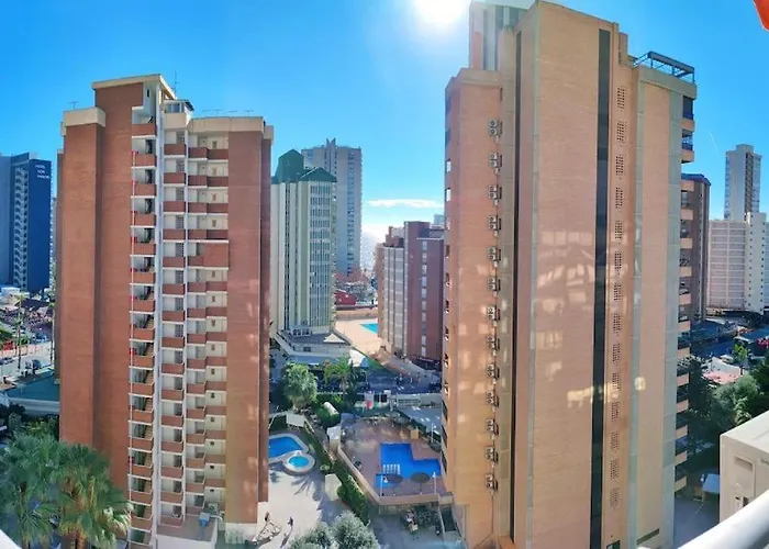 Karola Con Vistas, Piscina Y Parking En Benidorm