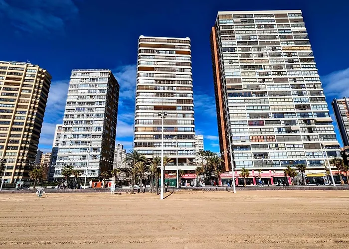 Las Arenas Superior Seafront