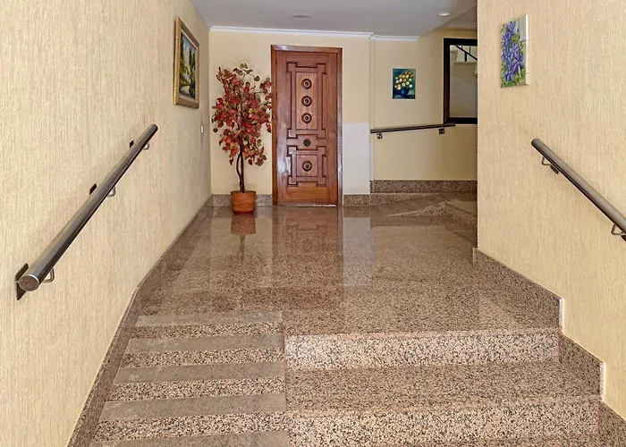 Apartamento con piscina - 2 playas