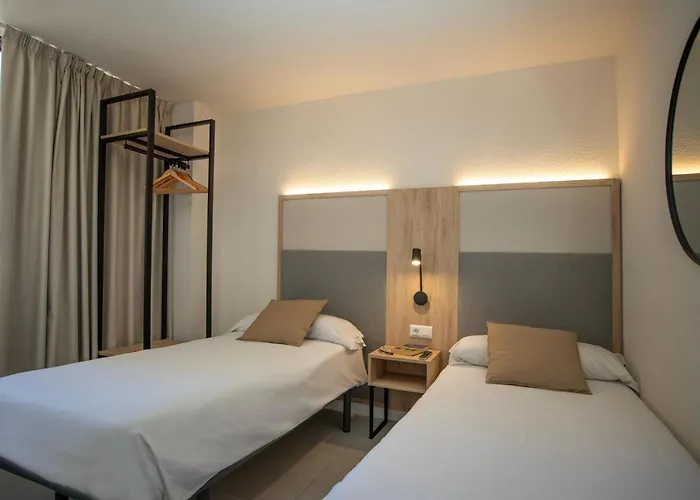 Dynastic Rooms Apartments