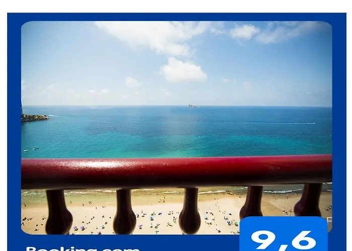 Las Damas Premium 23F Beach Front - Pool & Parking