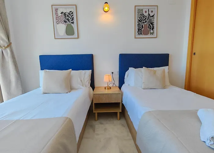 Benidorm High Rise Apartments - Sea Views - Torre Lugano
