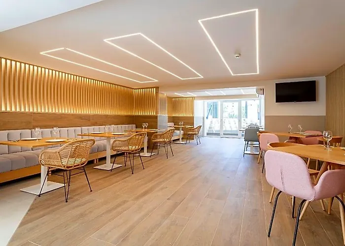 Halley & Apartments Affiliated By Melia