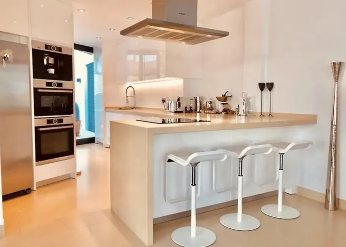 Luxurioeses Apartment In Benidorm Mit Pool