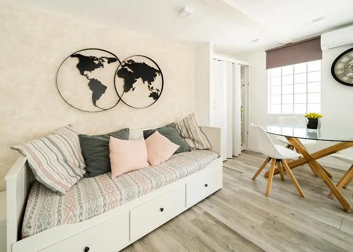 Apartamento ALMA con terreno privado y parking compartido - a 800m de Playa Poniente