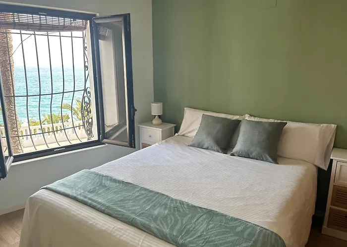 Apartamentos Playa Pequena