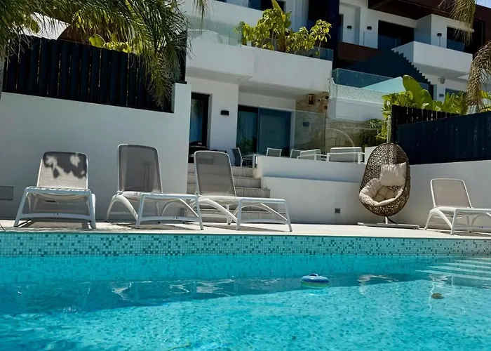 Luxury Beachfront Villa With Private Pool By Leo Apartments