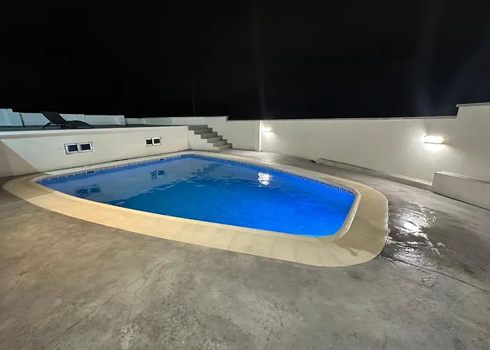 Bonito Chalet En Benidorm, Negocios, Estudios, Salud
